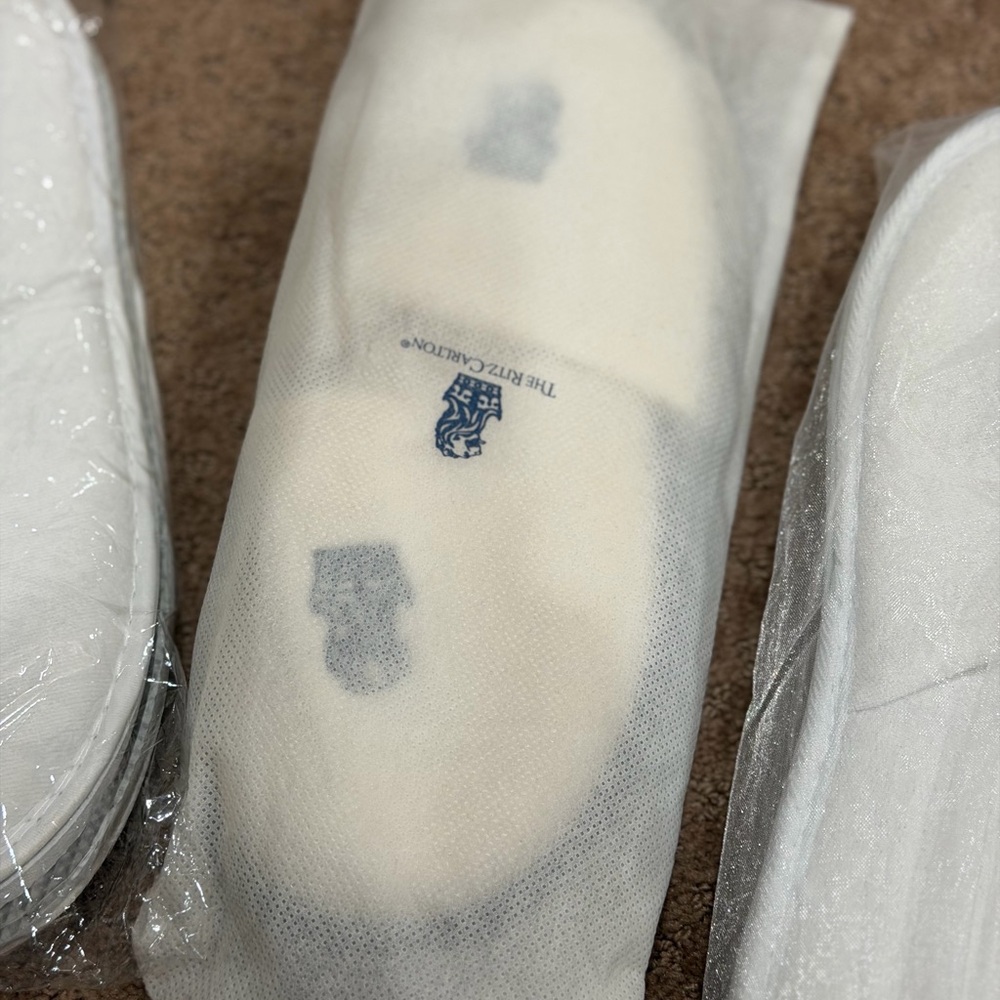 Hotel Slippers Set - Picture 5 of 6